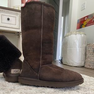 UGG brown boots, size 8.5 could fit 8